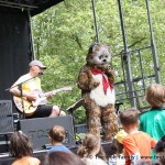 Caspar Babypants and others at the Northwest Folklife Festival [Video]